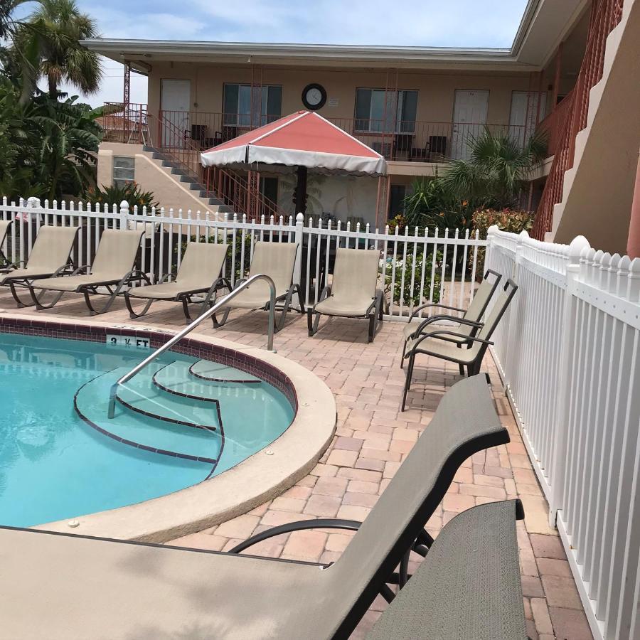 Carlton House Motel And Suites St. Pete Beach Kültér fotó
