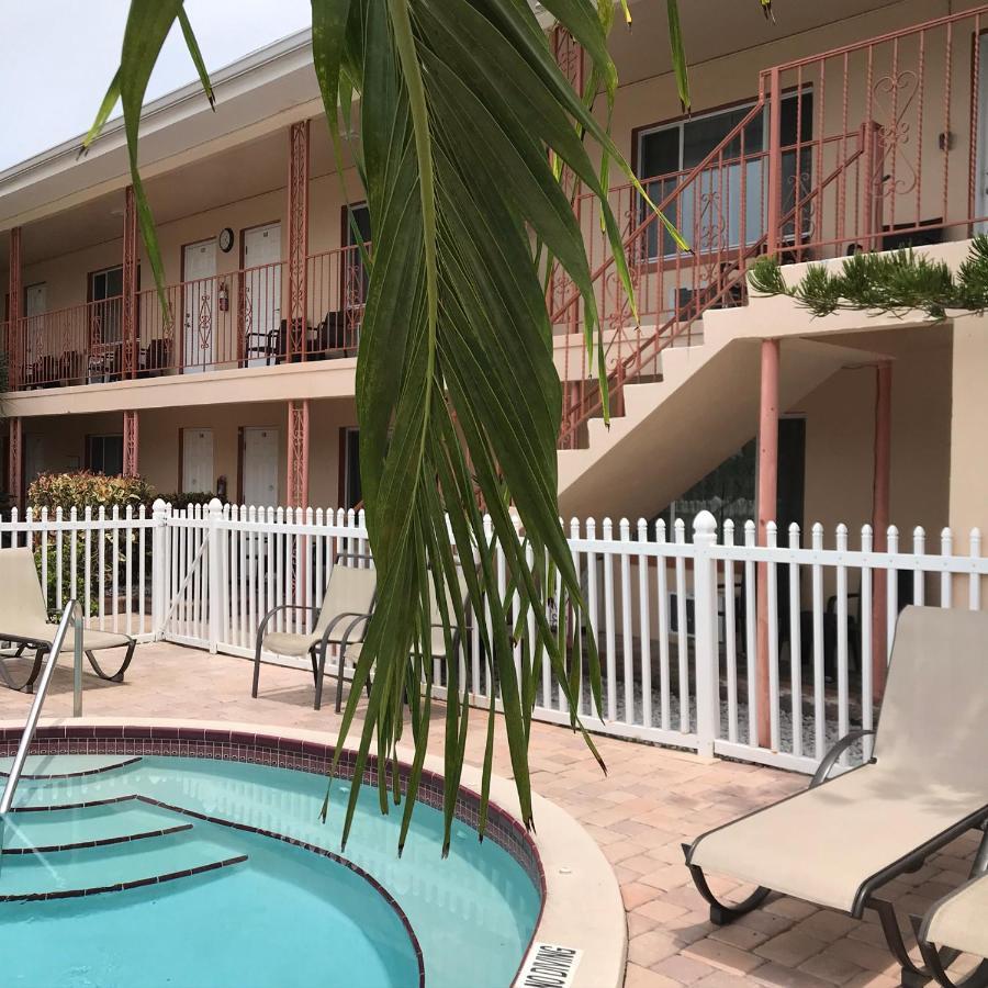 Carlton House Motel And Suites St. Pete Beach Kültér fotó