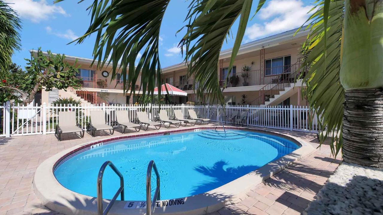 Carlton House Motel And Suites St. Pete Beach Kültér fotó