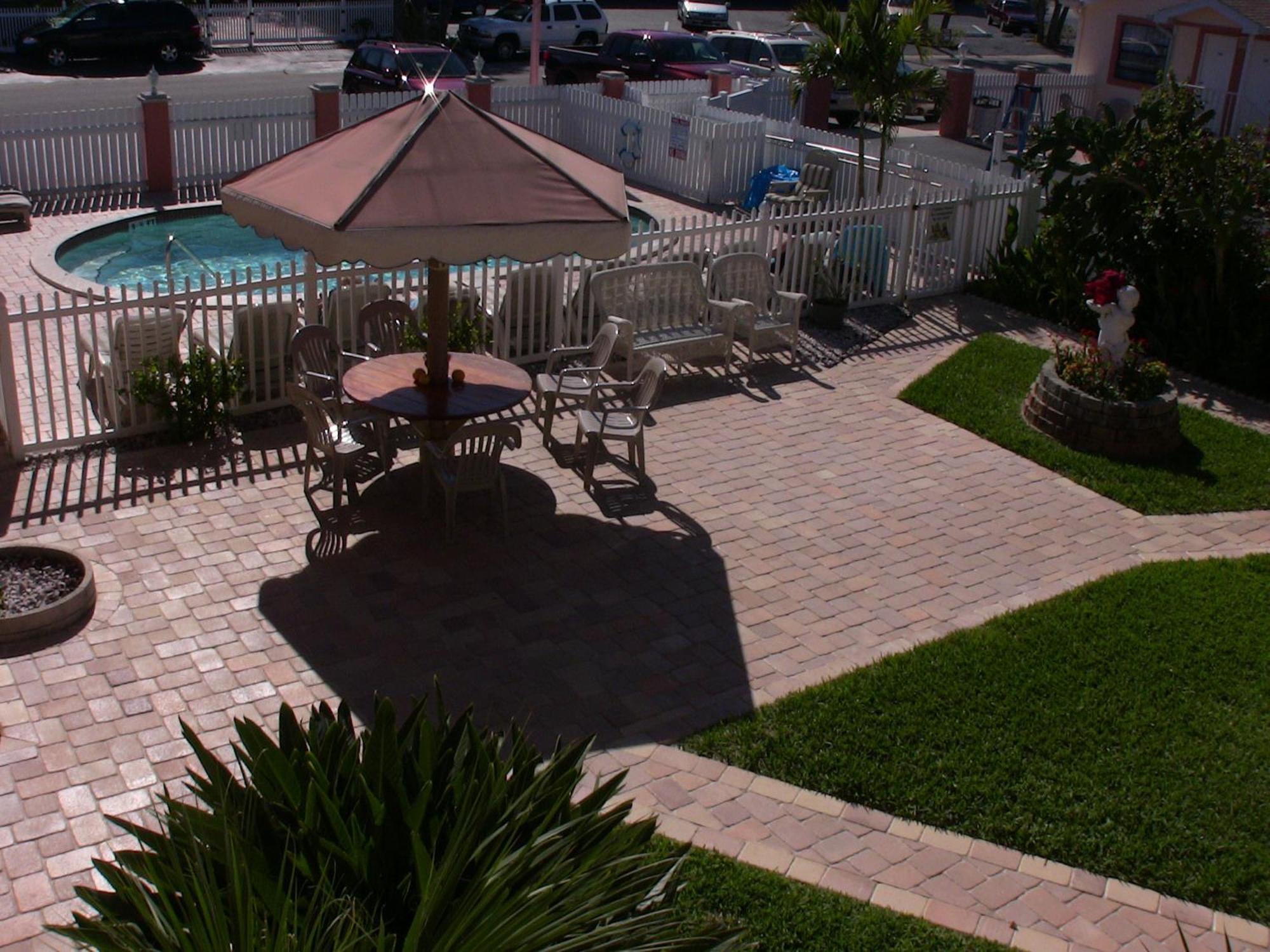 Carlton House Motel And Suites St. Pete Beach Kültér fotó